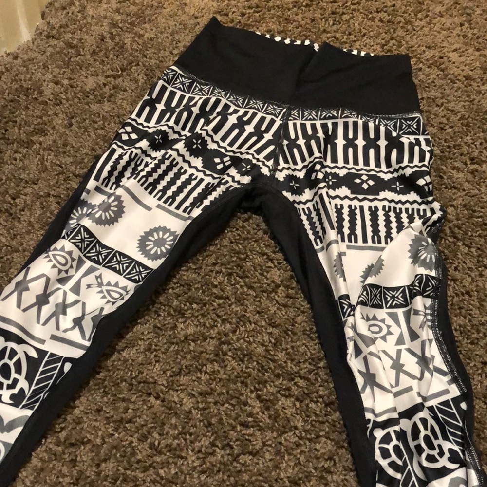 Black and white yoga leggings - Picture 1 of 2